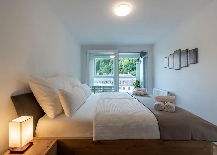 Tamliving 2br Center 3 Bridges Great View Kitchen Апартаменты